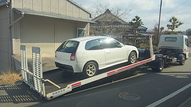 セーフティローダーで乗用車を運搬